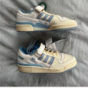 adidas forum Women's Sneakers in Cream and Blue